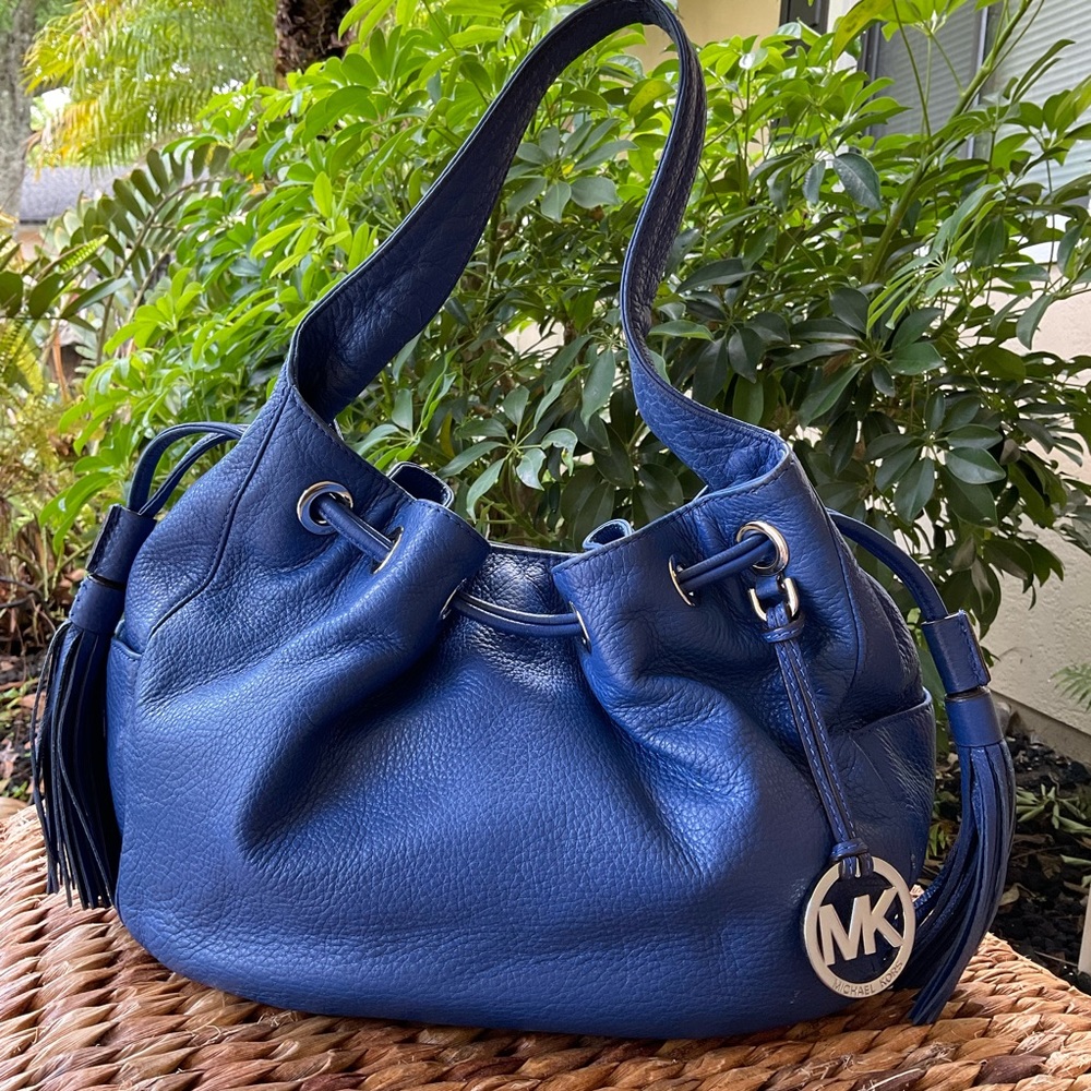 CLEARANCE SALE🌸 Michael Kors Cobalt Blue Pebbled Leather Slouchy Hobo Bag